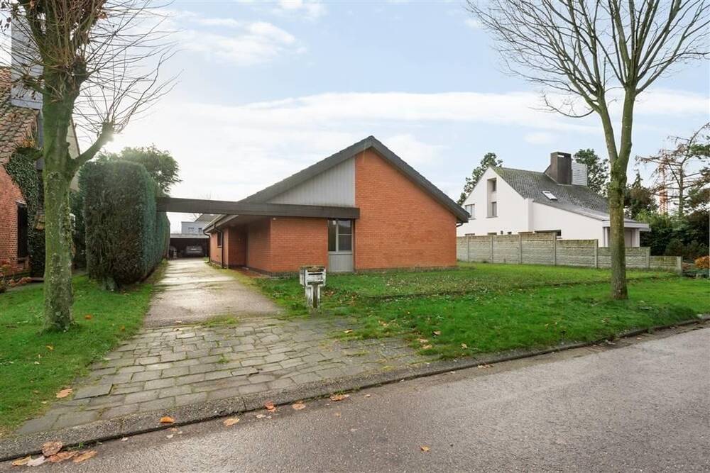 Bungalow te  koop in Retie 2470 349000.00€ 3 slaapkamers 151.00m² - Zoekertje 369400